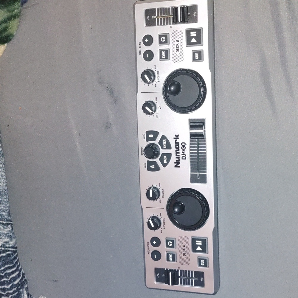 Numark DJ²GO